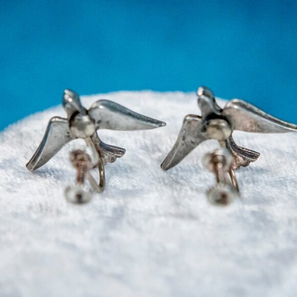 Vintage Sterling Silver Oxidized Bird In Flight Screw Back Earrings - Picture 2 of 4